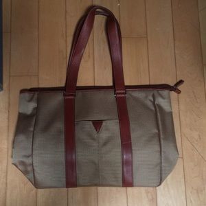 Johnston and Murphy Classic Tote Bag